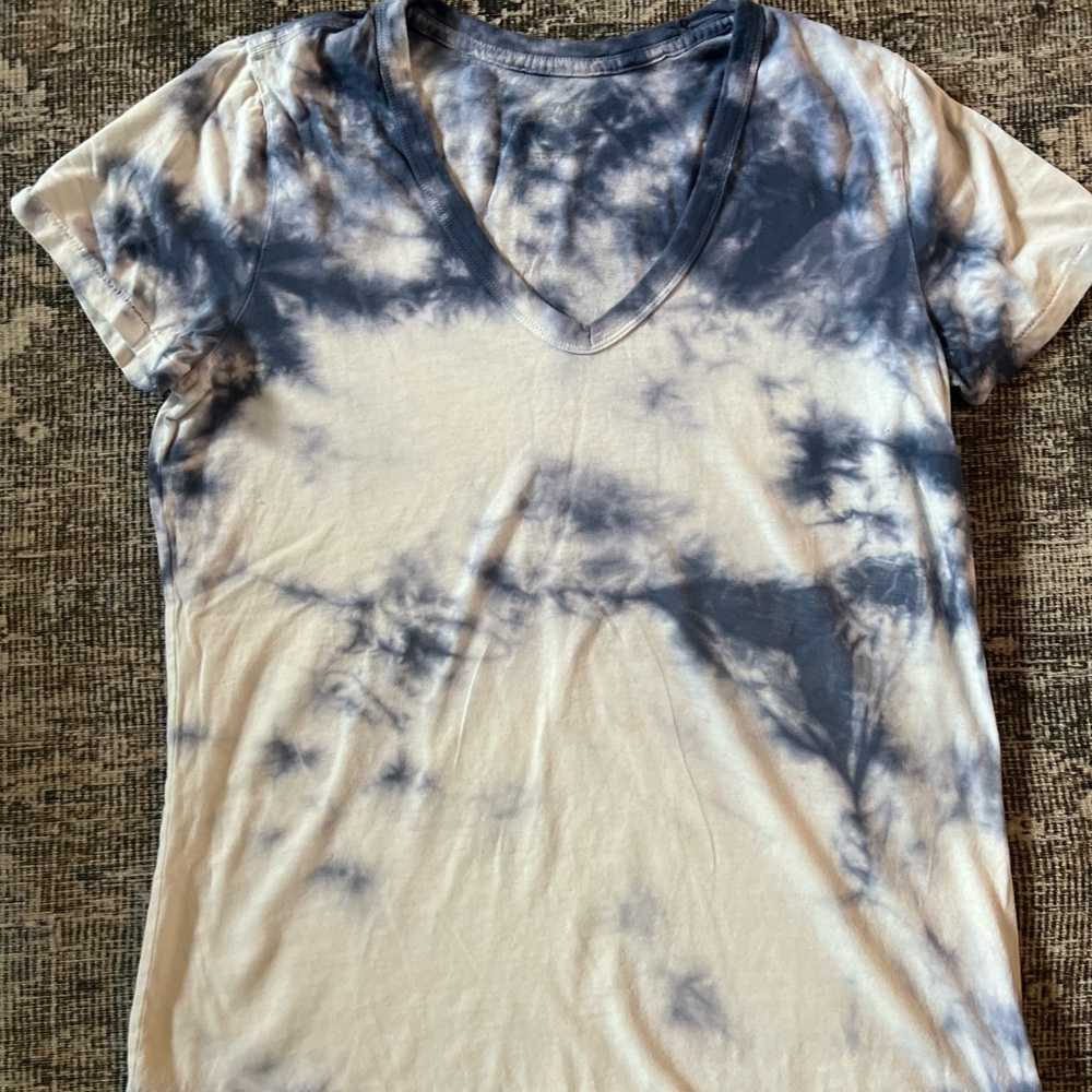 Universal Thread tees Small - Picture 3 of 3